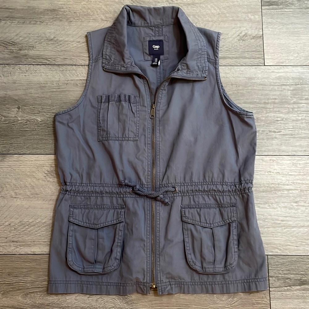 Gap, medium, utility vest, waist pull and ykk zipper‎